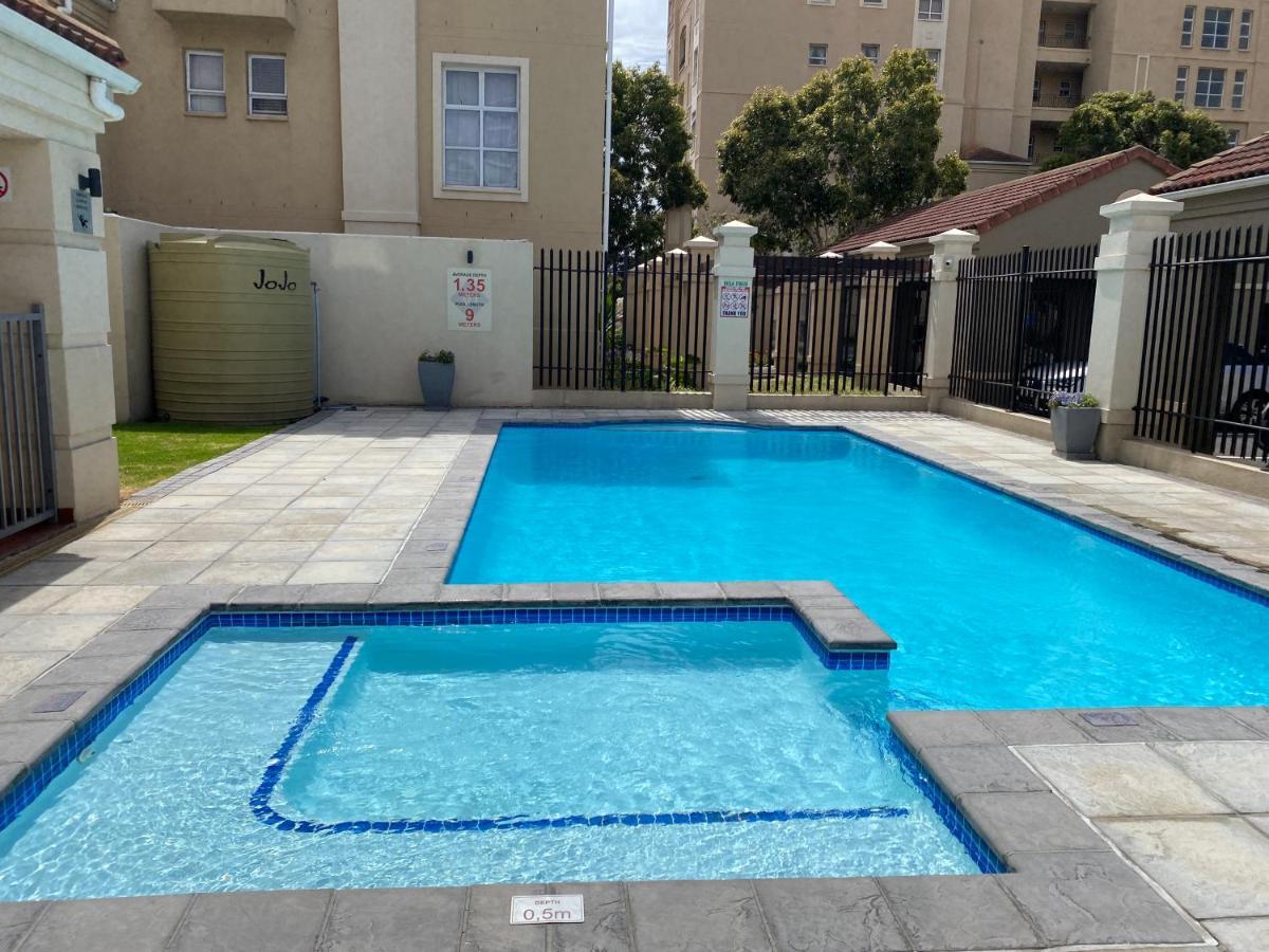 Apartment The Coziplace Italia Cape Town